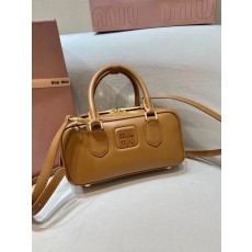 미우미우 5BB142 아르카디 토트백 22x10.5x7.5cm