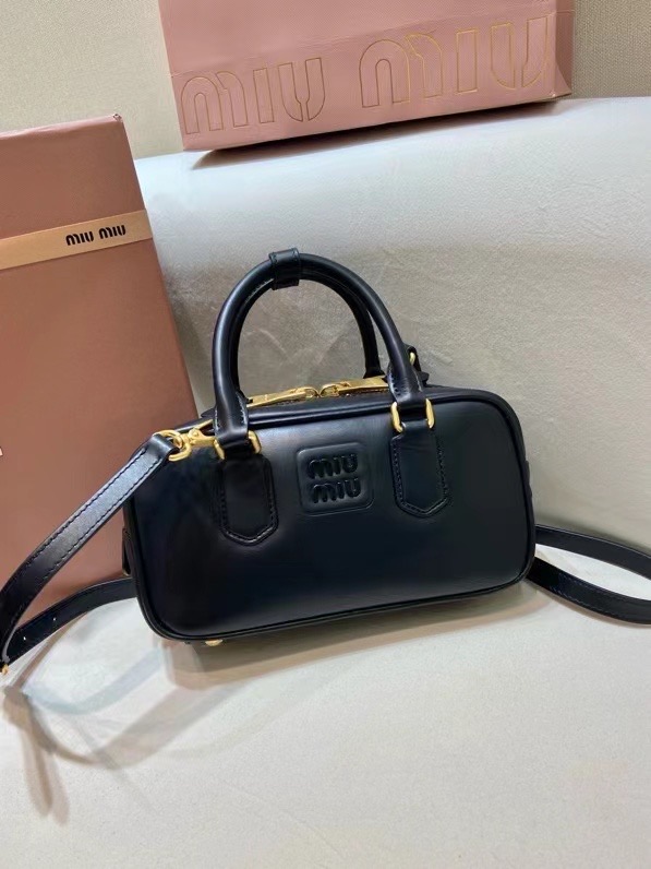 미우미우 5BB142 아르카디 토트백 22x10.5x7.5cm