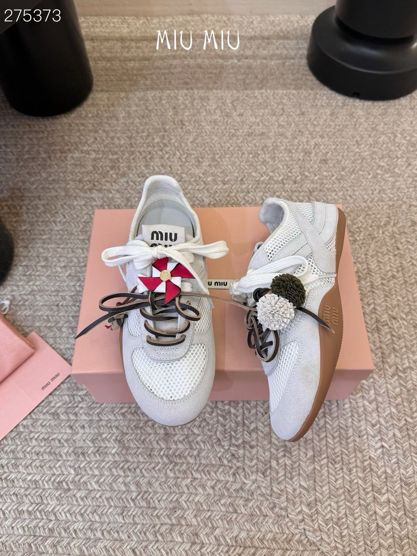 미우미우 김나지움 스니커즈 